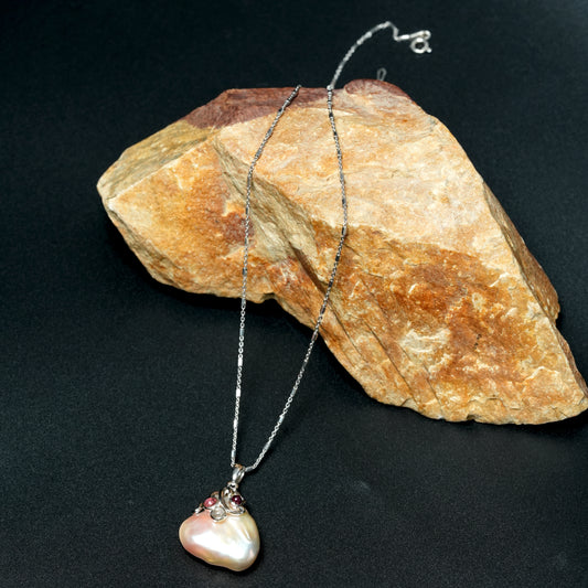 Moonblush Pearl Pendant