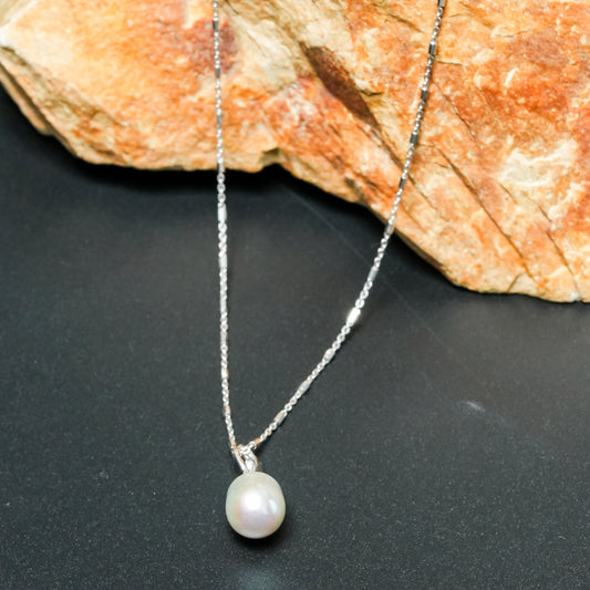 Elegant Freshwater Pearl Drop Pendant Necklace