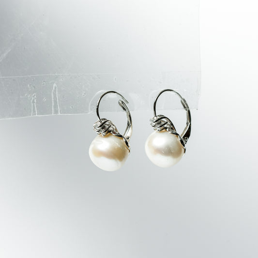 Elegant Leverback Pearl Drop Earrings with Decorative Detail