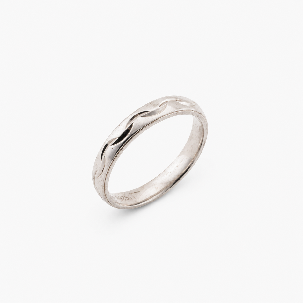 Wave Pattern Band Ring