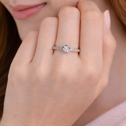 Silver Floral Sparkle Ring for Women | Elegant 925 Silver Flower Ring with Zircon