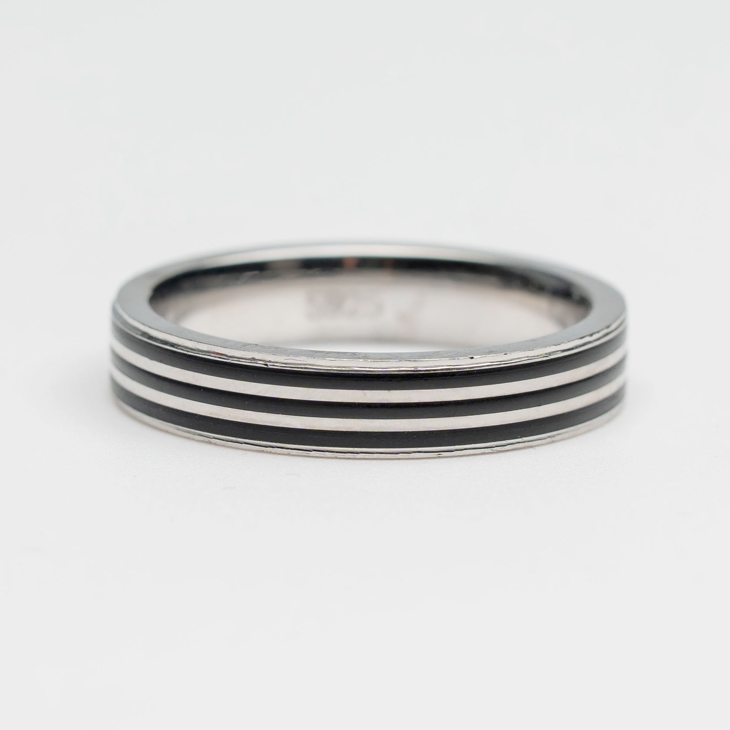 Elegant Silver Groove Band Ring for Women