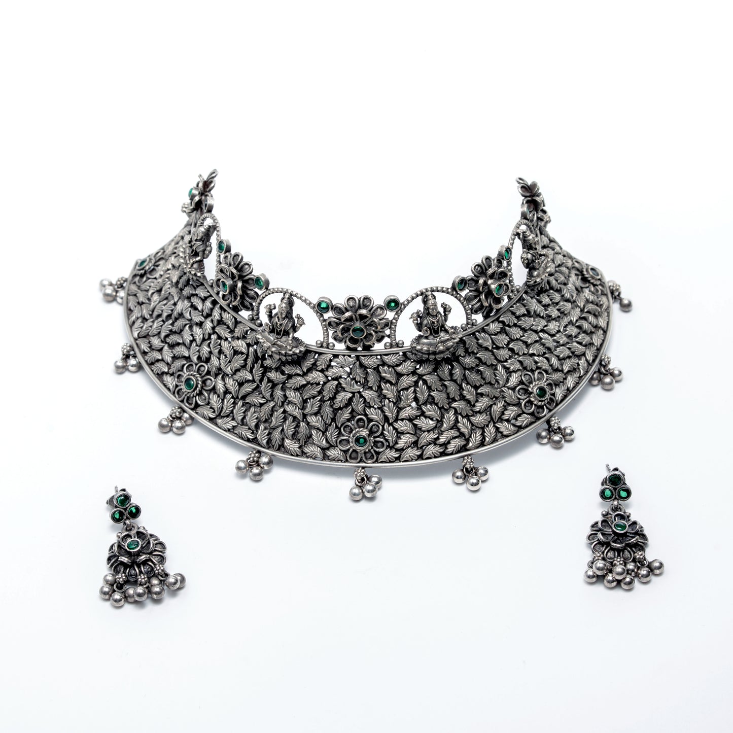 The Heritage Leaf Oxidized Choker Set