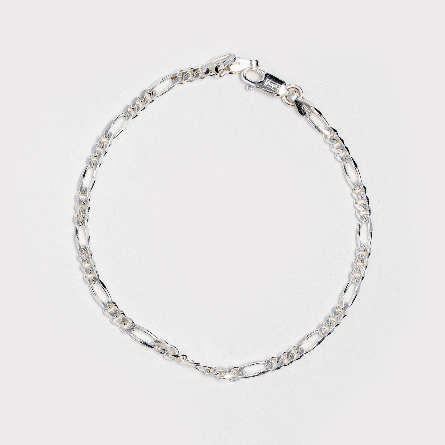 Silver Elegant Figaro Chain Bracelet for Women | Classic Alternating Link Design in 925 Silver