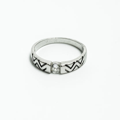 The Zigzag Solitaire Ring