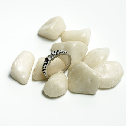 The Zigzag Solitaire Ring