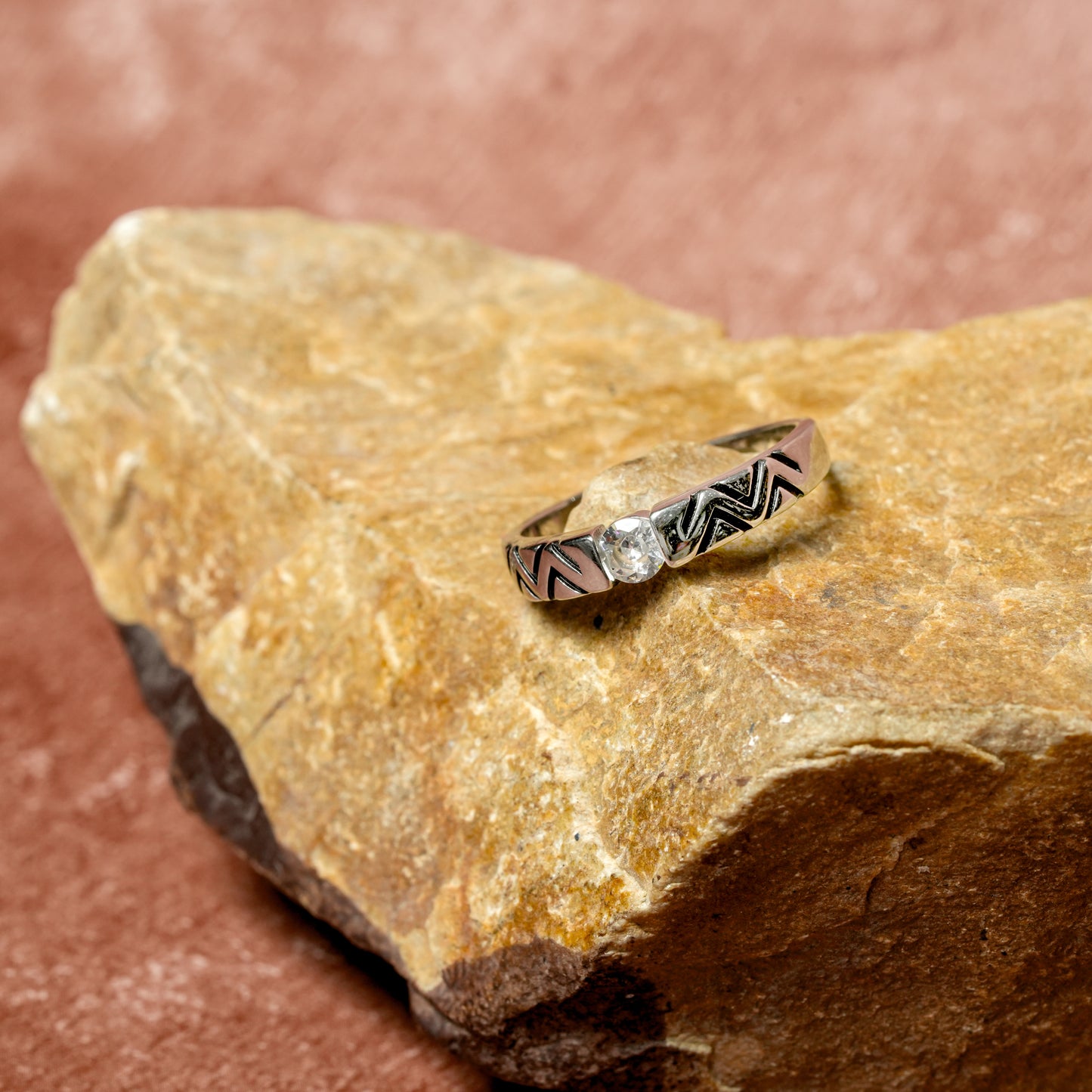 The Zigzag Solitaire Ring