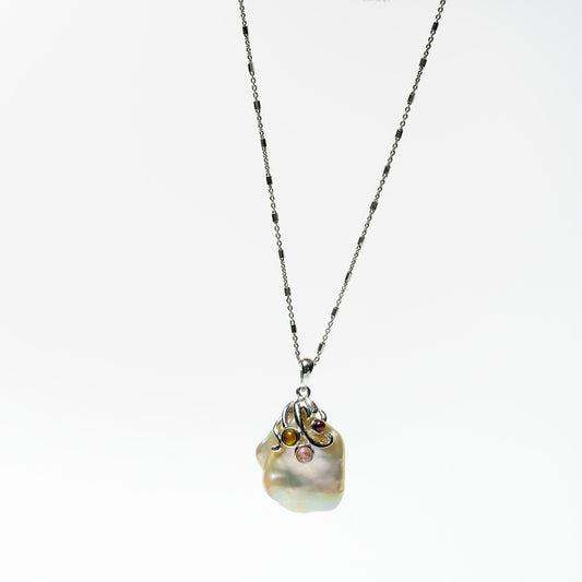 Aurora Pearl Pendant Necklace