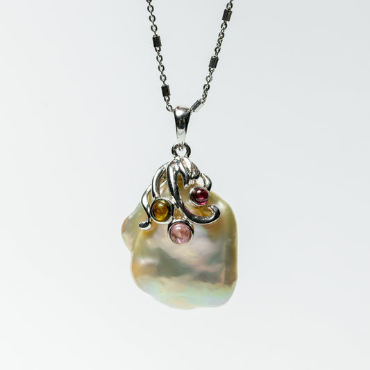 Aurora Pearl Pendant Necklace