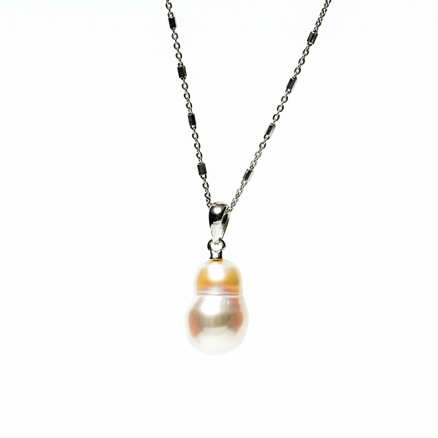 Golden Dew Pearl Pendant Necklace