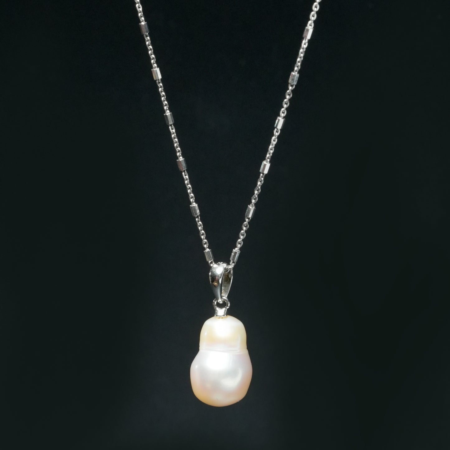 Golden Dew Pearl Pendant Necklace