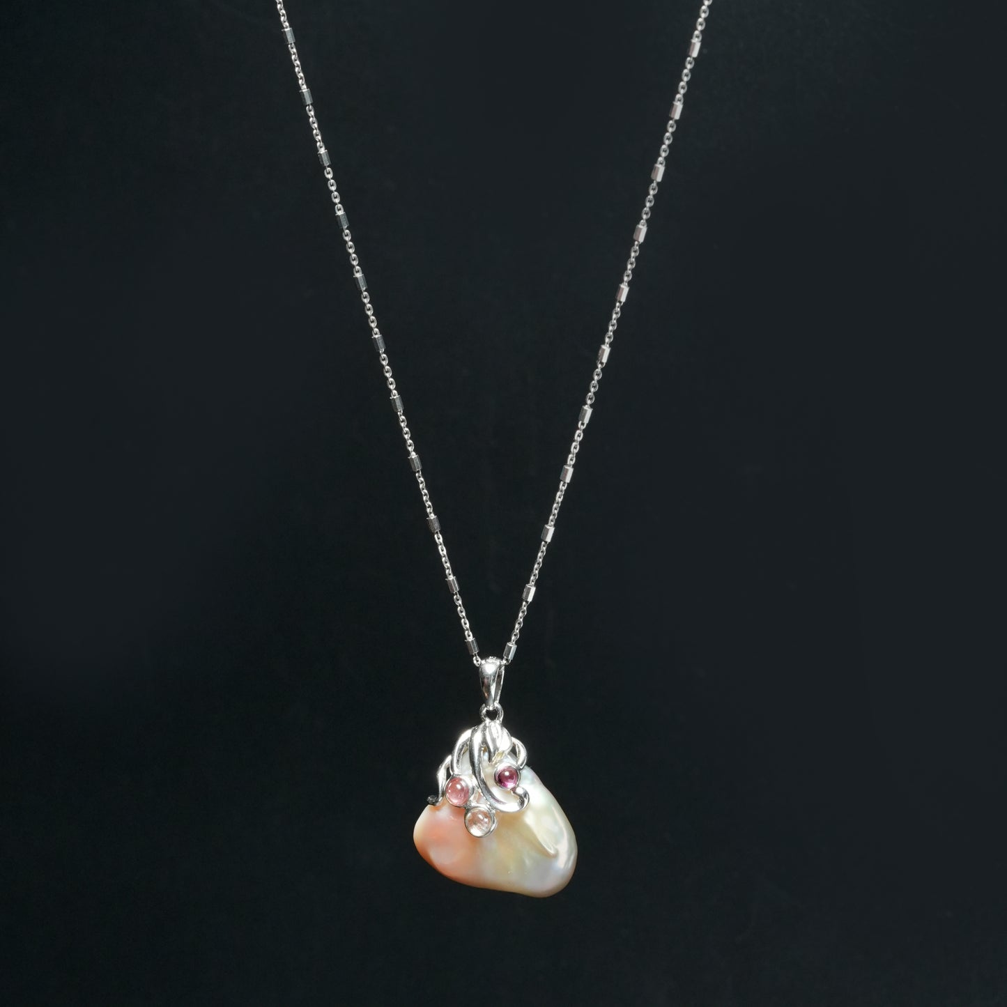 Moonblush Pearl Pendant