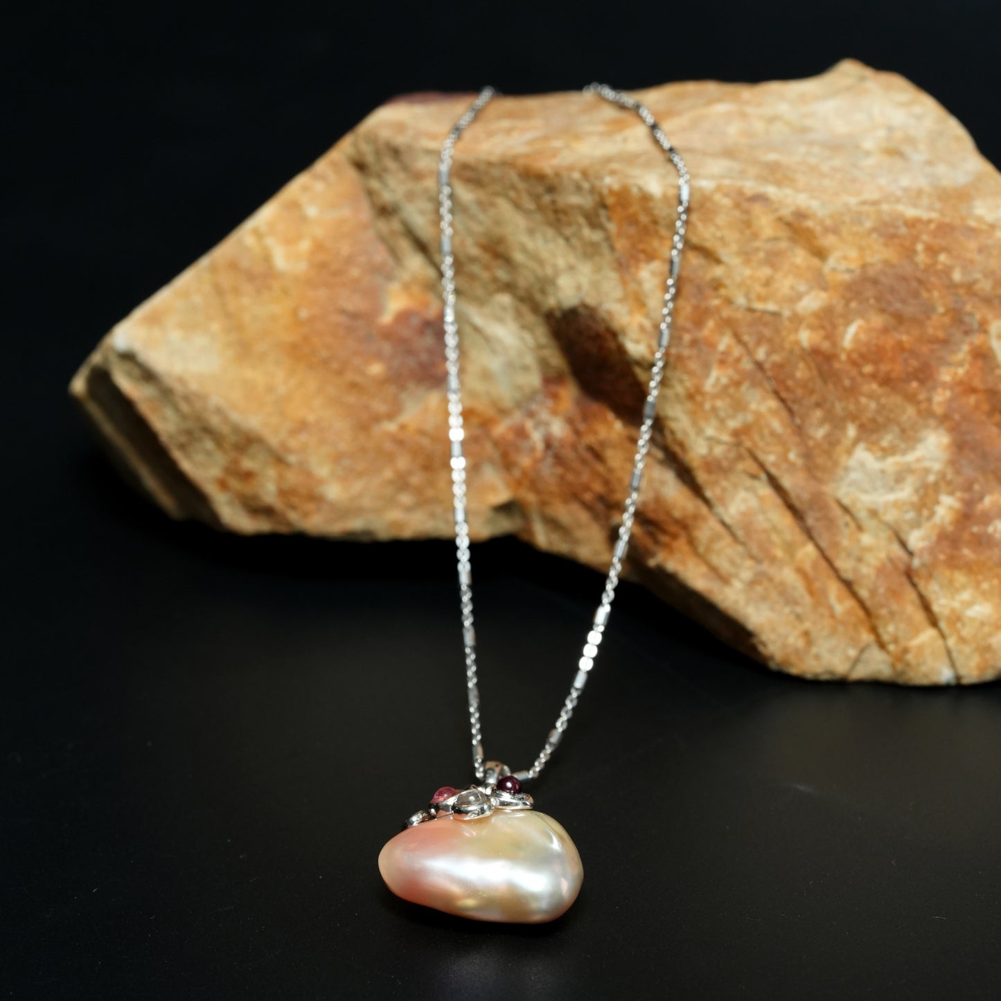 Moonblush Pearl Pendant