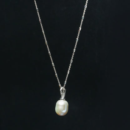 Elegant Freshwater Pearl Drop Pendant Necklace