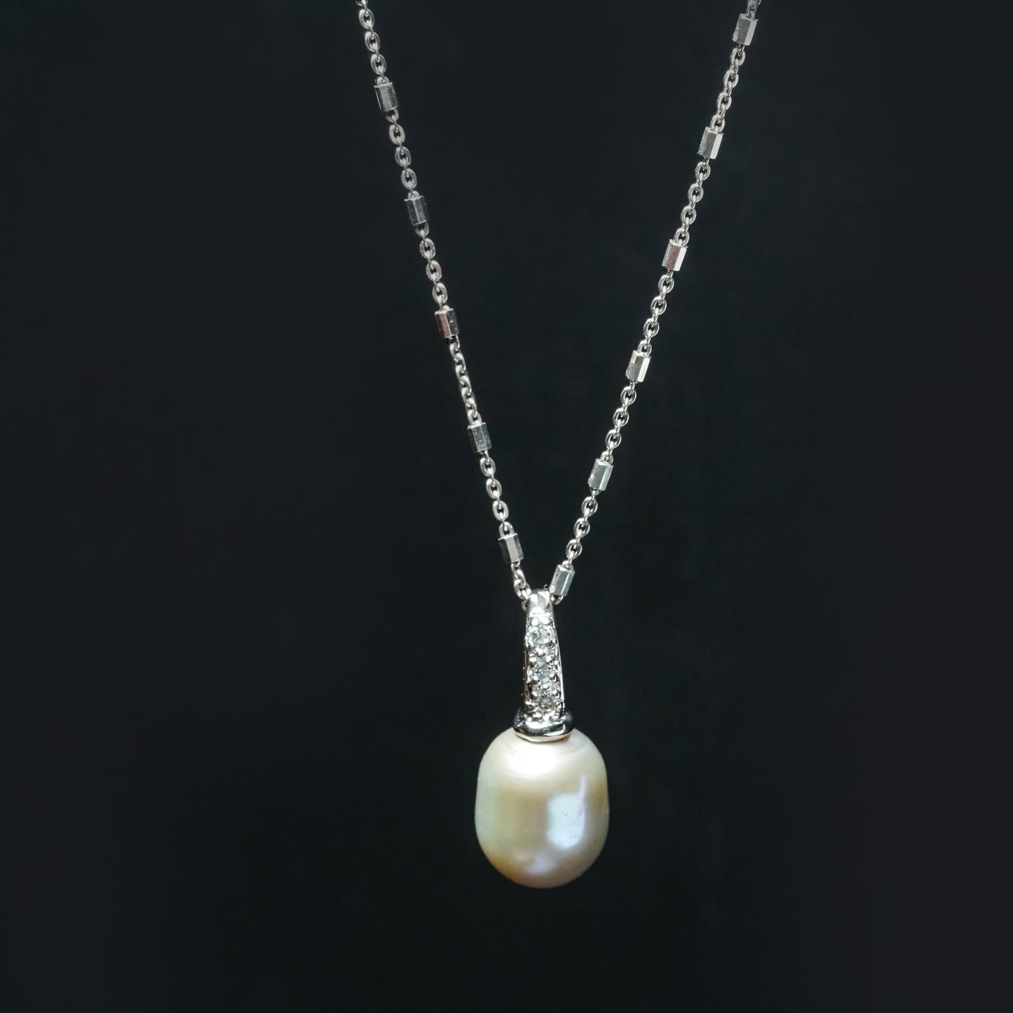 Elegant Freshwater Pearl Drop Pendant Necklace