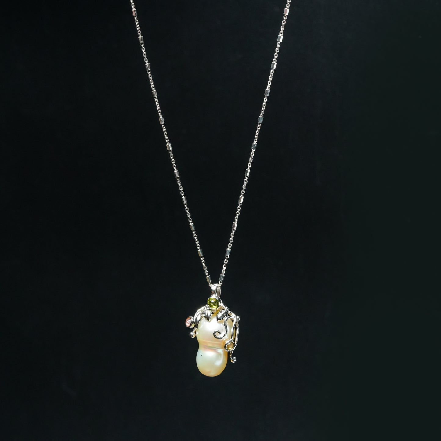 Moonvine Baroque Pearl Silver Pendant