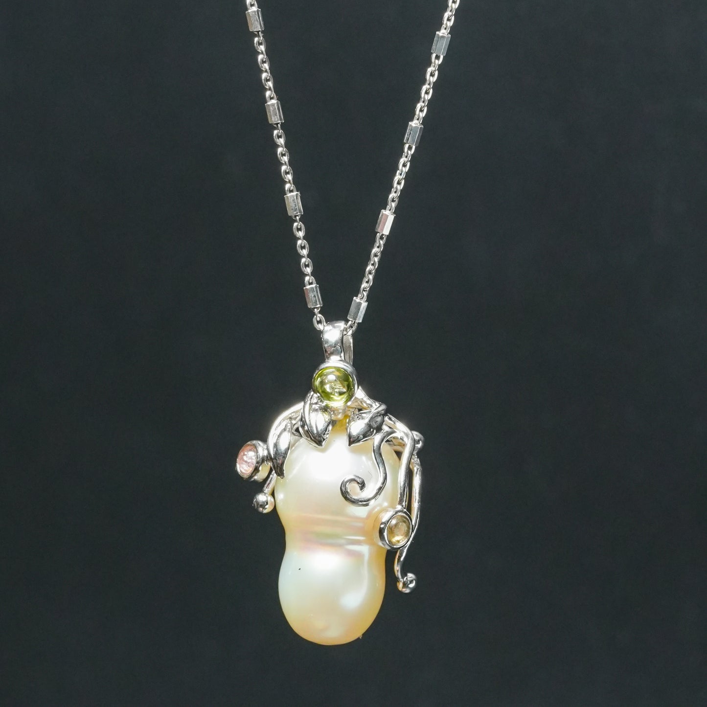 Moonvine Baroque Pearl Silver Pendant
