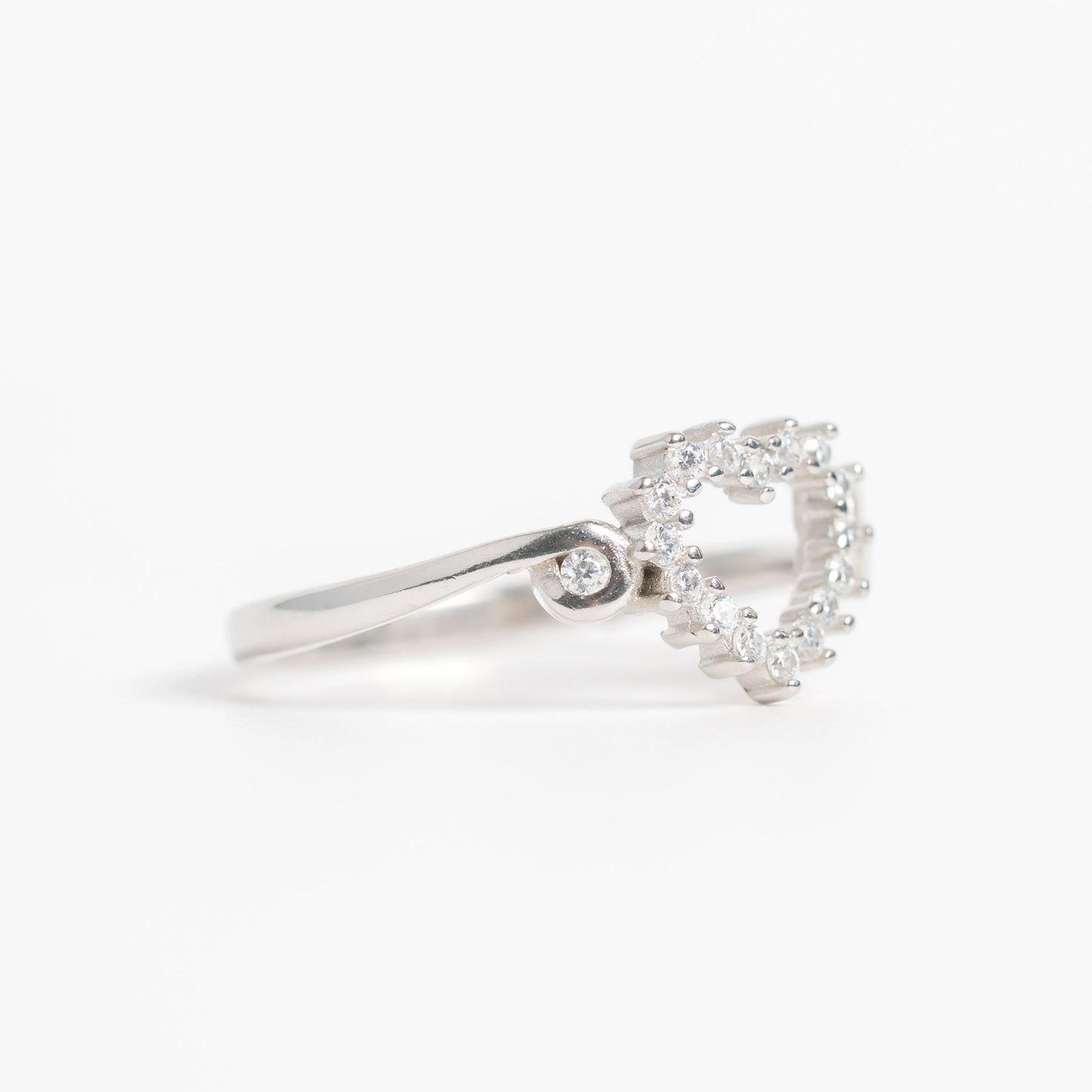 Elegant Heart Halo Silver Ring for Women