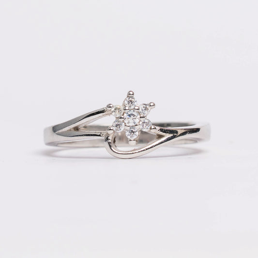 Elegant Floral Cluster Silver Ring for Women