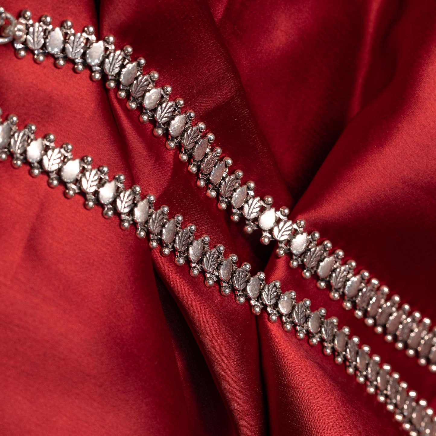 Royal Peacock Fringe Silver Anklet